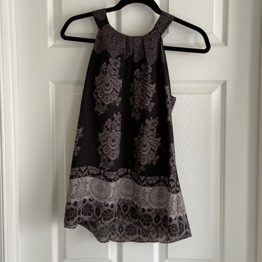 Violet + Claire Black Paisley Sleeveless Top